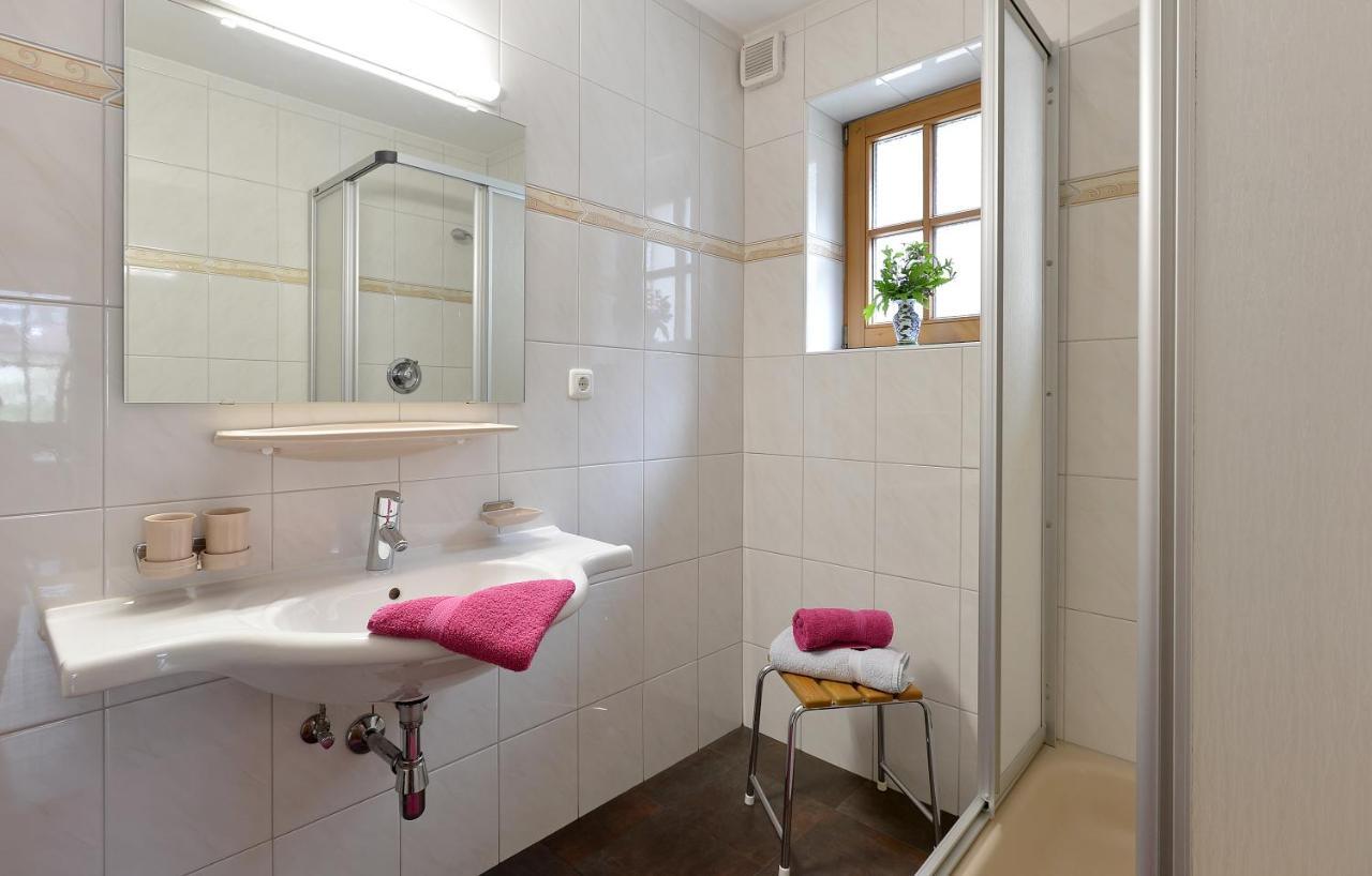 Ferienwohnungen Kircher Mayrhofen Zimmer foto